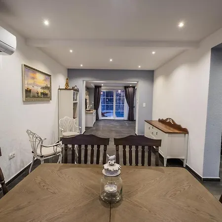 Luxury With Seaview At By Solo