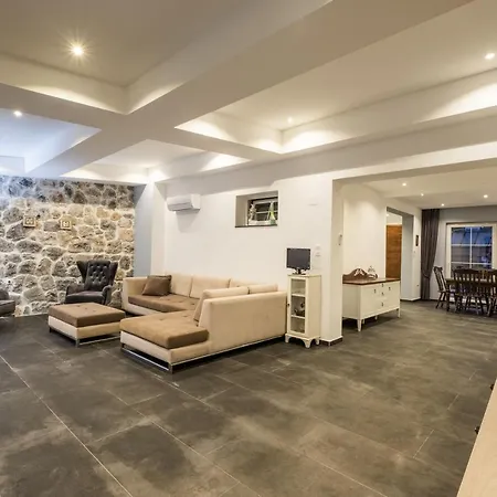Villa Luxury With Seaview At By Solo